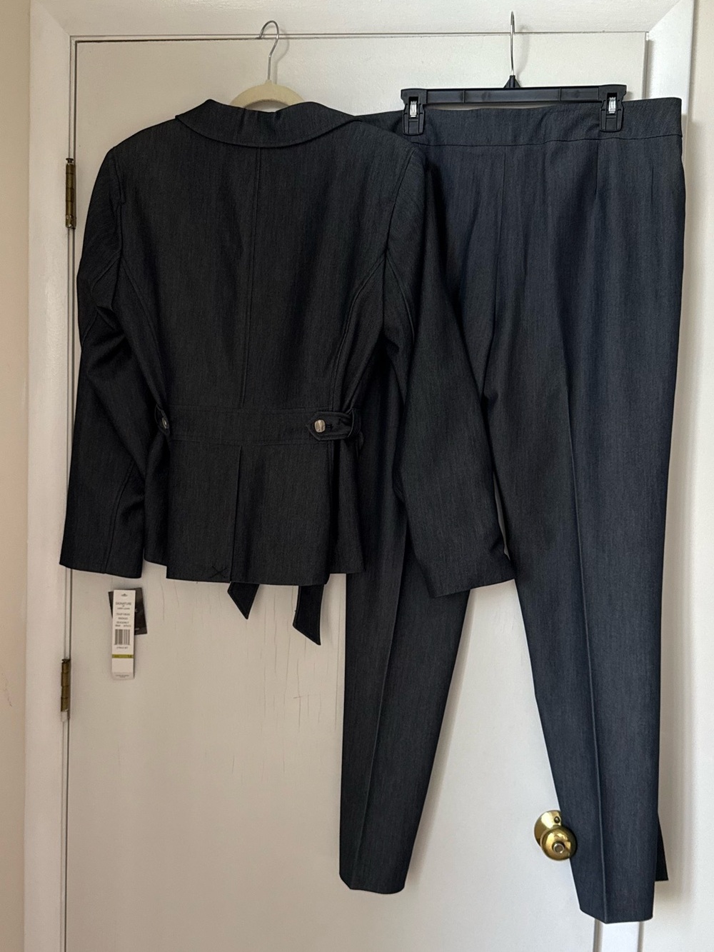 Larry Levine Charcoal Belted Blazer & Straight Pants - Picture 3 of 8